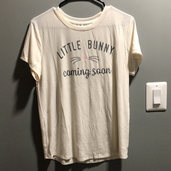 COPY - BRAND NEW WOMANS SHIRT SIZE MEDIUM! NWT! SMOKE FREE HOME! COLOR IS IVORY. - Picture 2 of 5